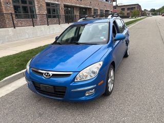 2011 Hyundai Elantra Touring SE - Exterior Front Left Corner Image